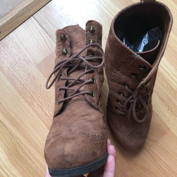 MOSSIMO // wedge booties // suede // hook+tie // camel brown - Picture 2 of 8